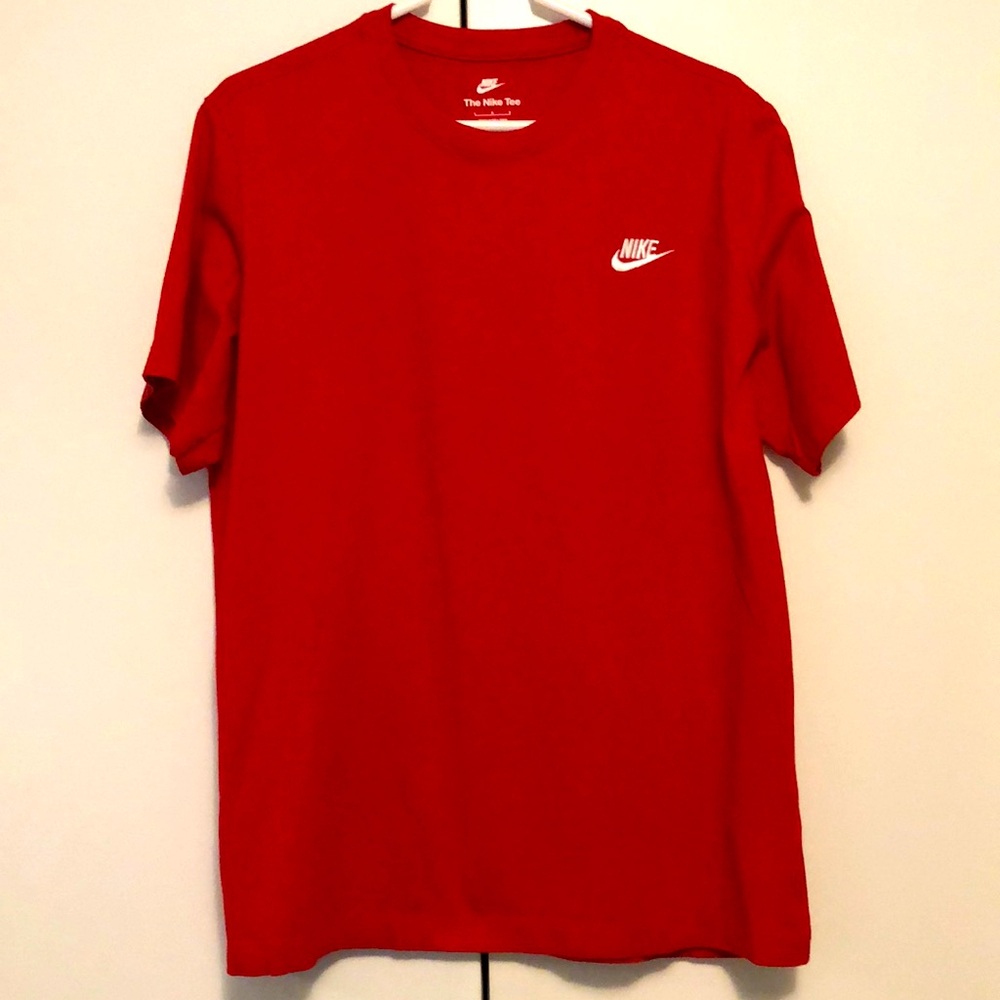 Nike Mens Tee, like new, embroidered logo, large